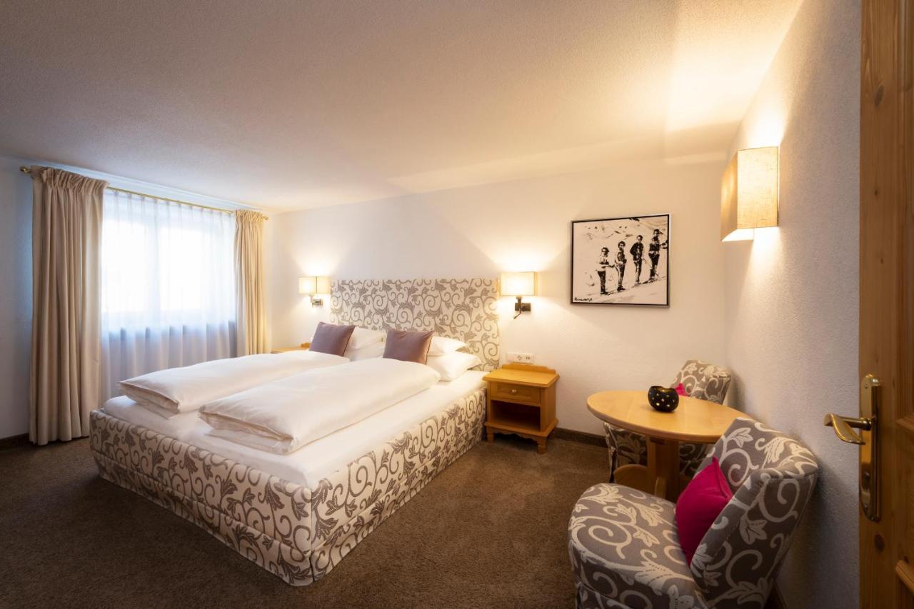 Hotel Garni Edelweiss 레흐암 아르베르크 외부 사진