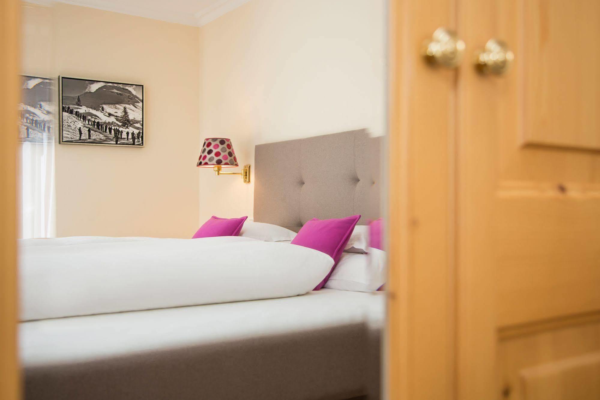 Hotel Garni Edelweiss 레흐암 아르베르크 외부 사진