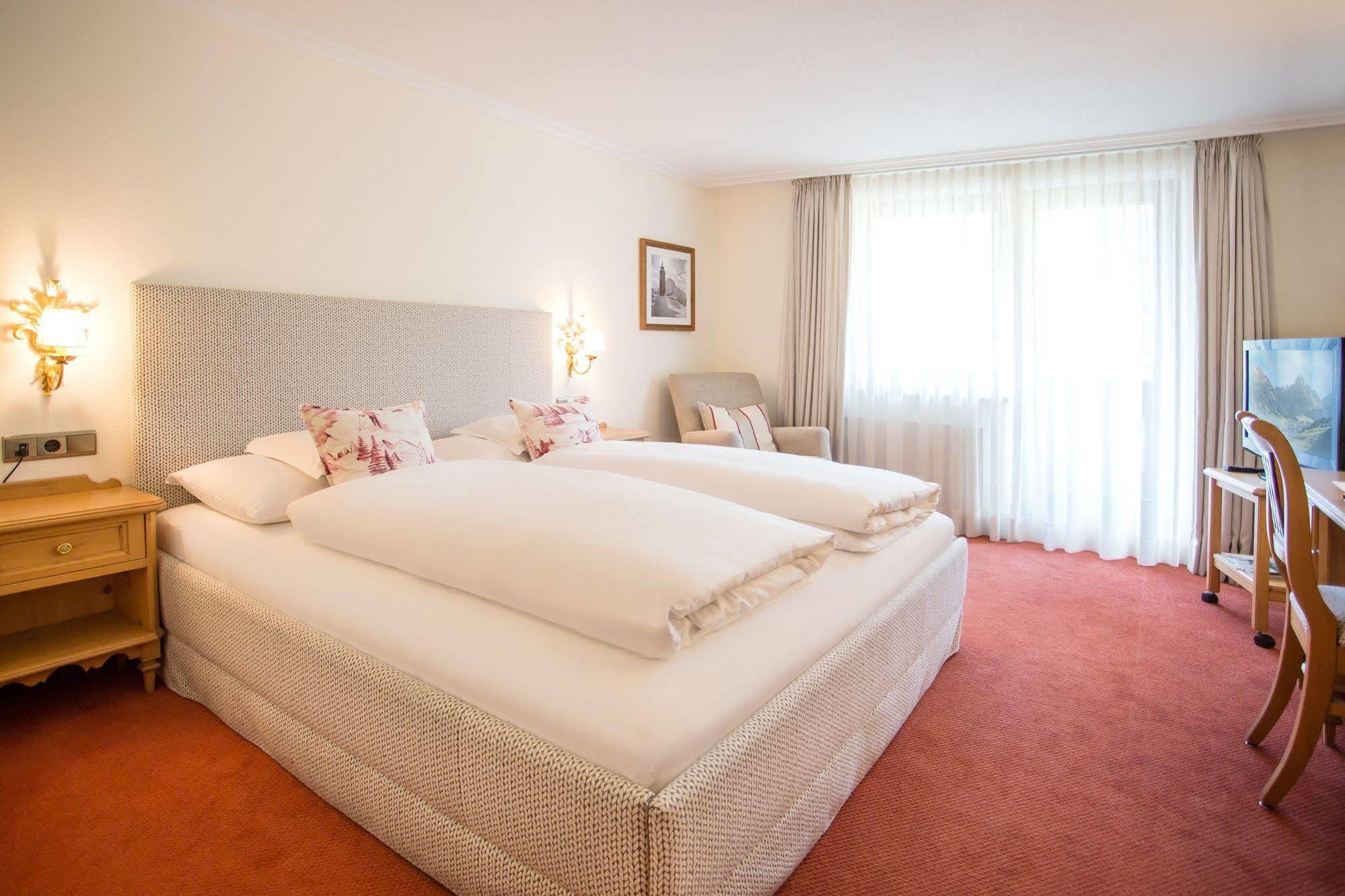 Hotel Garni Edelweiss 레흐암 아르베르크 외부 사진