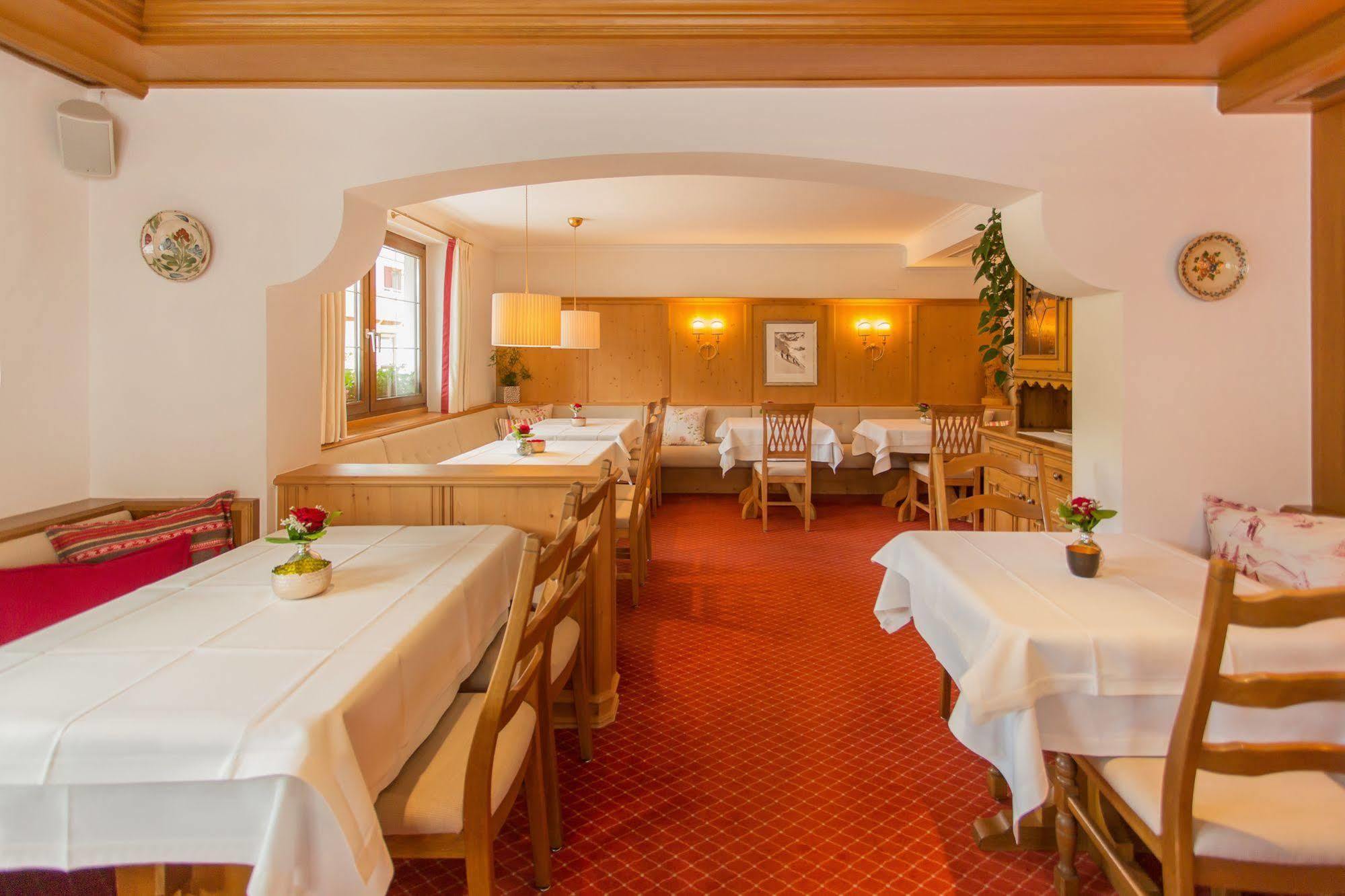 Hotel Garni Edelweiss 레흐암 아르베르크 외부 사진
